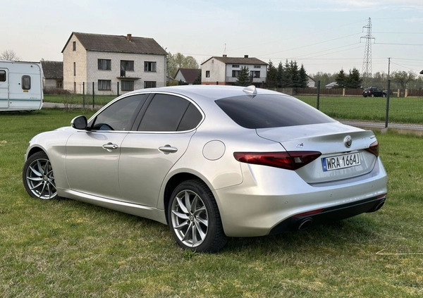 Alfa Romeo Giulia cena 84900 przebieg: 153700, rok produkcji 2017 z Leśnica małe 121